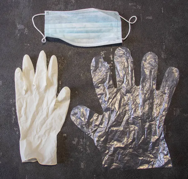 Transparente Handschuhe Eine Medizinische Maske Und Medizinische Gummihandschuhe Auf Schwarzem — Stockfoto
