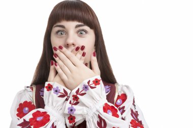 İnsan duygu ve duygular kavramları. Ağzını katlanmış avuç içi ile kapanış genç beyaz esmer