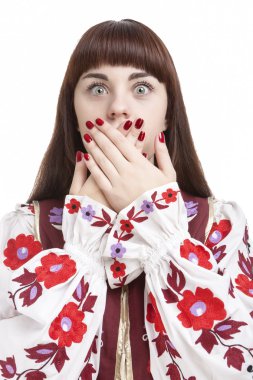 İnsan duygu ve duygular kavramları. Ağzını katlanmış avuç içi ile kapanış genç beyaz esmer