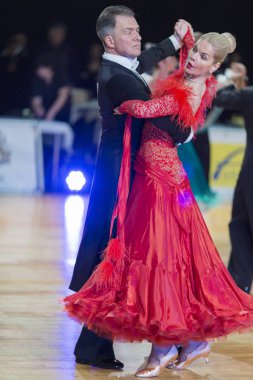 Profesyonel kıdemli dans çift gerçekleştirir Wdsf Baltık Grand Prix-2106 Şampiyonası Avrupa Standart Program