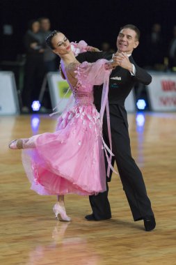 Profesyonel kıdemli dans çift gerçekleştirir Wdsf Baltık Grand Prix-2106 Şampiyonası Avrupa Standart Program