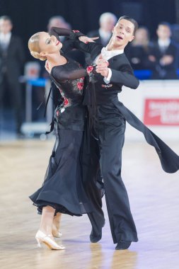 Yetişkin dans çift gençlik standart Avrupa Program Wdsf Baltık Grand Prix-2106 Şampiyonası üzerinde gerçekleştirir.