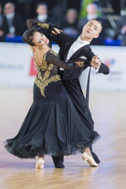 Yetişkin dans çift gençlik standart Avrupa Program Wdsf Baltık Grand Prix-2106 Şampiyonası üzerinde gerçekleştirir.