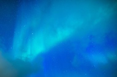 Şaşırtıcı ve eşsiz Kuzey ışıkları Aurora Borealis bitti Lofoten ben