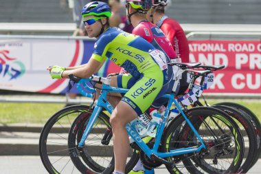 Grup gençlik yol bisiklet uluslararası yol Bisiklete binme rekabet Grand Prix Minsk-2017 sırasında profesyonel Peloton içinde