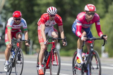 Grup gençlik yol bisiklet uluslararası yol Bisiklete binme rekabet Grand Prix Minsk-2017 sırasında profesyonel Peloton içinde