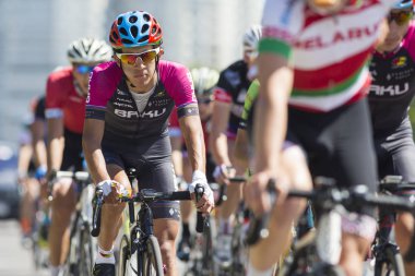 Grup gençlik yol bisiklet uluslararası yol Bisiklete binme rekabet Grand Prix Minsk-2017 sırasında profesyonel Peloton içinde