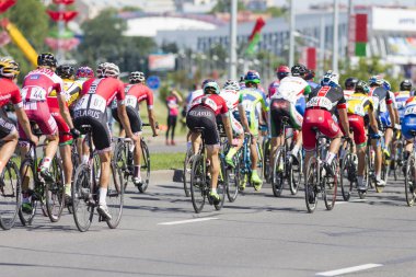 Gençlik yol bisikletçiler uluslararası yol Bisiklete binme rekabet Grand Prix Minsk-2017 tarihinde 8 Temmuz 2017 yılında Minsk sırasında profesyonel Peloton içinde