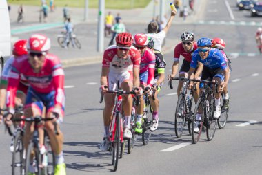 Gençlik yol bisikletçiler uluslararası yol Bisiklete binme rekabet Grand Prix Minsk-2017 tarihinde 8 Temmuz 2017 yılında Minsk sırasında profesyonel Peloton içinde