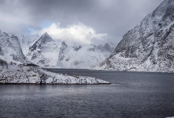  Lofoten Adaları'Norveç ' in kuzeyinde Idillic pitoresk sahne.