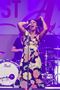 A-Fest Müzik Festivali'nde sahne dünya ünlü caz topluluk De-Phazz Appleton Pat vokalist ve şarkıcı