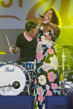 A-Fest Müzik Festivali'nde sahne dünya ünlü caz topluluk De-Phazz Appleton Pat vokalist ve şarkıcı