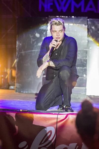 Dünya ünlü İngiliz Pop şarkıcısı John A-Fest Müzik Festivali'nde sahne Newman