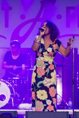 A-Fest Müzik Festivali'nde sahne dünya ünlü caz topluluk De-Phazz Appleton Pat vokalist ve şarkıcı