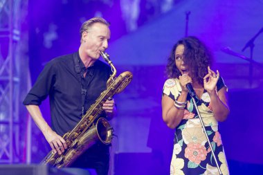 Vokalist ve şarkıcı Pat Appleton ve Marcus Bartelt dünya ünlü caz topluluk De-Phazz A-festivalinde gerçekleştirmek