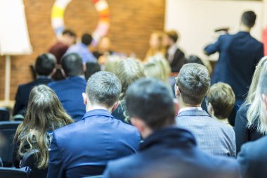 Grup profesyonel arabulucu yuvarlak masada sunulması