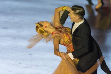 Çift gençlik standart Avrupa Program Wdsf uluslararası Wr dans bardakta gerçekleştirmek.