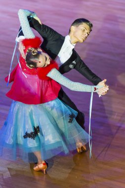 Profesyonel dans çift gençlik standart Avrupa Program Wdsf uluslararası Wr dans bardakta gerçekleştirmek.