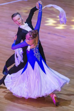 Profesyonel dans çift gençlik standart Avrupa Program Wdsf uluslararası Wr dans bardakta gerçekleştirmek.