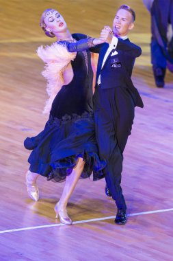 Profesyonel dans çift gençlik standart Avrupa Program Wdsf uluslararası Wr dans bardakta gerçekleştirmek.