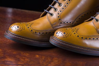 Ayakkabı ve ayakkabı kavramları. Premium Çift aksanlı konuşma Derby çizme tabaklanmış