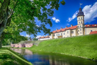 Ünlü Nesvizh Kalesi Ortaçağ Çağlar miras örneği olarak 