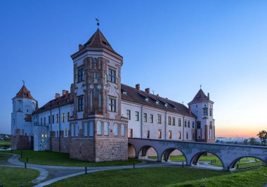 Seyahat yerler ve turistik Destinations.Renowned Mir Castle