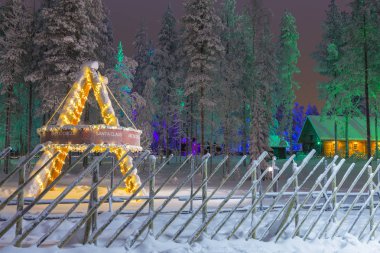 Noel Baba (Joulupukki) ikamet Finlandiya'da Rovaniemi köyde iz