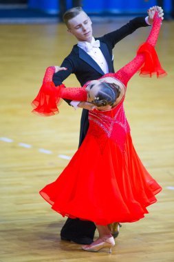 Dmitry Minkov ve Elisaveta Mizhevich çift Junior-2 Standart Program Wdsf Ulusal Şampiyonası üzerinde gerçekleştirir.