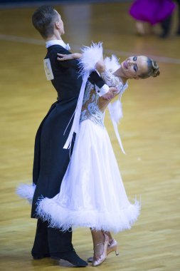 Maksim Shkuta ve Sophia Gip dans çift Junior-2 Standart Program Wdsf Ulusal Şampiyonası üzerinde gerçekleştirir.