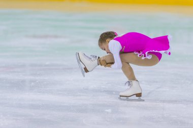 Beyaz Rusya Mariya Avdeeva gelen kadın buz patenci yavrularını A kızlar serbest program Program Minsk Arena Kupası'nda gerçekleştirir