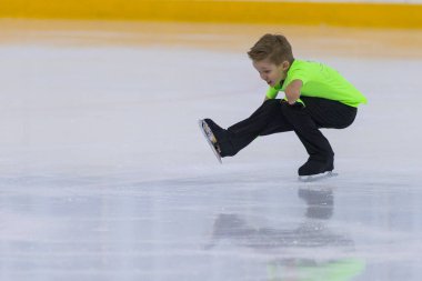 Beyaz Rusya Prohor Prusakov gelen erkek artistik patinajcı yavrularını A Erkekler Serbest Program Program Minsk Arena Kupası'nda gerçekleştirir