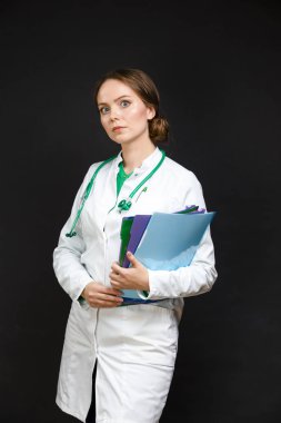 Profesyonel Kadın Doktorun Portresi Doktorun Önlüğündeki Pozisyon
