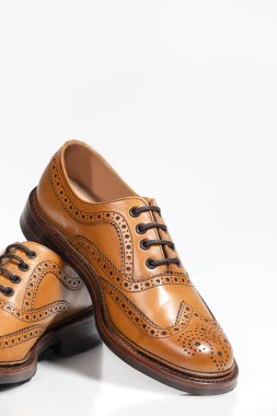 Ayakkabı Kavramları. Tam Broggued Tan Leather Oxfords Ayakkabı İsola