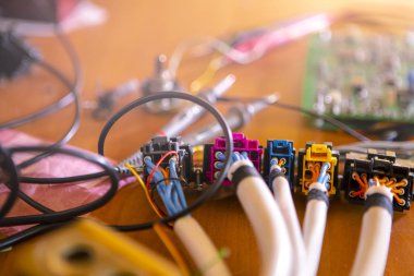 Laboratuvarda Sonda ve Servis Bağlantısı Terminallerinin Kapanışı