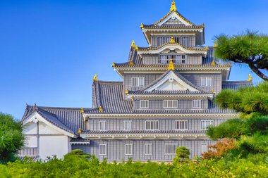 Japonya 'daki ünlü Turist Tatilleri. Meşhur Okayama Şatosu