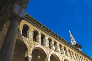 Savaş 15.02.2020 'de sona erdikten sonra Şam' ın (Suriye Arap Cumhuriyeti) antik kenti Omayad Camii 'nin dışı.