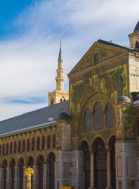 Savaş 15.02.2020 'de sona erdikten sonra Şam' ın (Suriye Arap Cumhuriyeti) antik kenti Omayad Camii 'nin dışı.