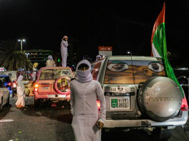 BAE Ulusal Günü kutlamaları Abu Dabi caddelerinde 2 Aralık 2011 'de BAE, Abu Dabi' de