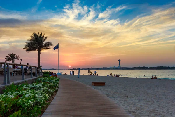 Abu Dabi 'deki Corniche plajı, Birleşik Arap Emirlikleri