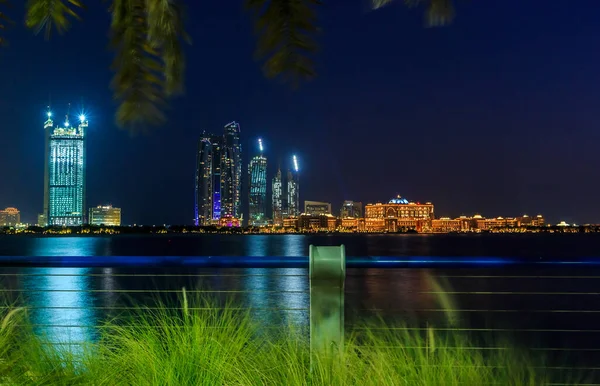 Abu Dabi 'deki Emirates Sarayı Oteli, Birleşik Arap Emirlikleri