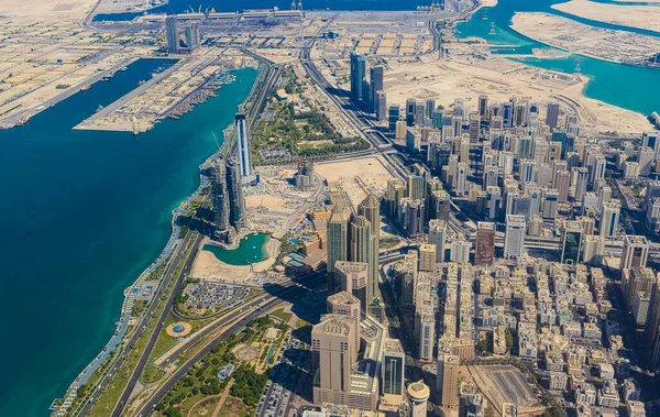 Abu Dabi 'nin Birleşik Arap Emirlikleri' ndeki gökyüzü görüntüsü