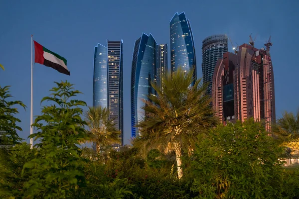 Etihad Kuleleri ve Abu Dabi Skyline. Abu Dabi - BAE. 07 Haziran 2014