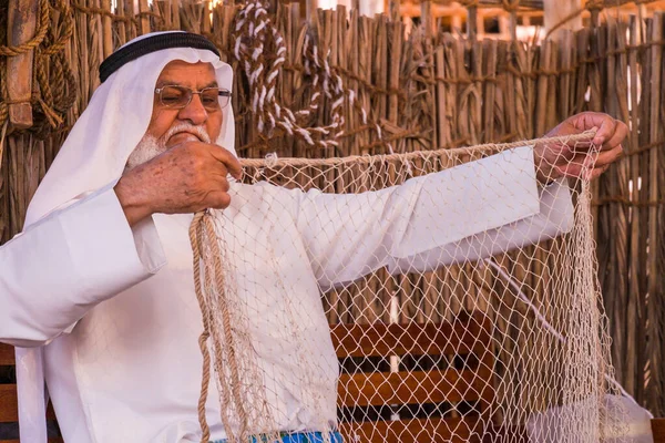 Oude Man Breit Traditioneel Visnet Sheikh Zayed Heritage Festival September — Stockfoto