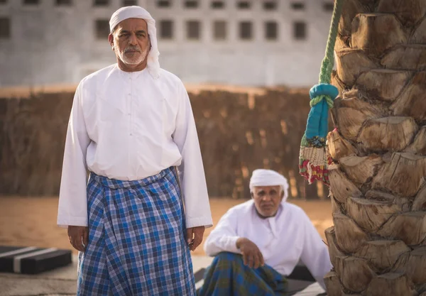 Традиционный Дресс Код Абу Даби Qasr Hosn Festival Феврале 2015 — стоковое фото