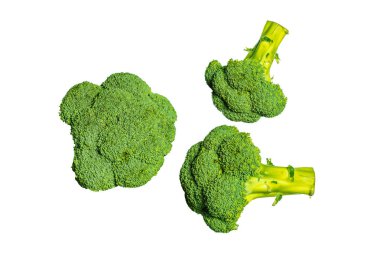 Beyaz arka planda üç brokoli.. 