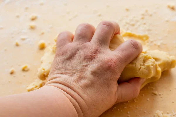 Teig Von Hand Kneten Hausgemachter Süßer Kuchen Familiengebäck Saures Wochenende — Stockfoto