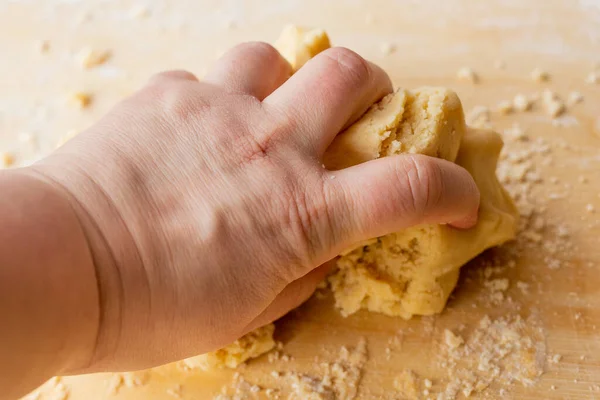 Teig Von Hand Kneten Hausgemachter Süßer Kuchen Familiengebäck Saures Wochenende — Stockfoto