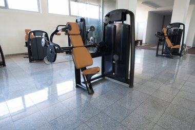 Spor salonu Fitness Merkezi ile hiç insanlar iç
