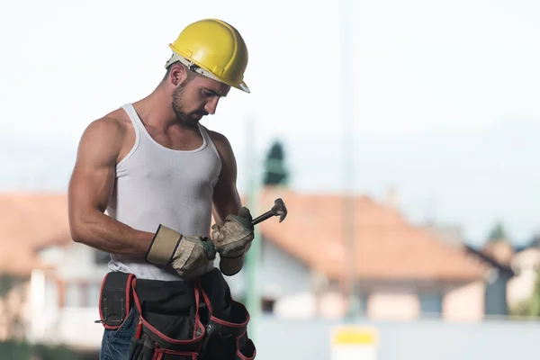 คนงานในพื้นที่ก่อสร้าง — ภาพถ่ายสต็อก